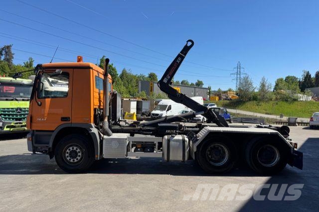 Mercedes-Benz Actros 2644 6x4 Hiab 21T Salzstreuer &amp;... Camiones polibrazo