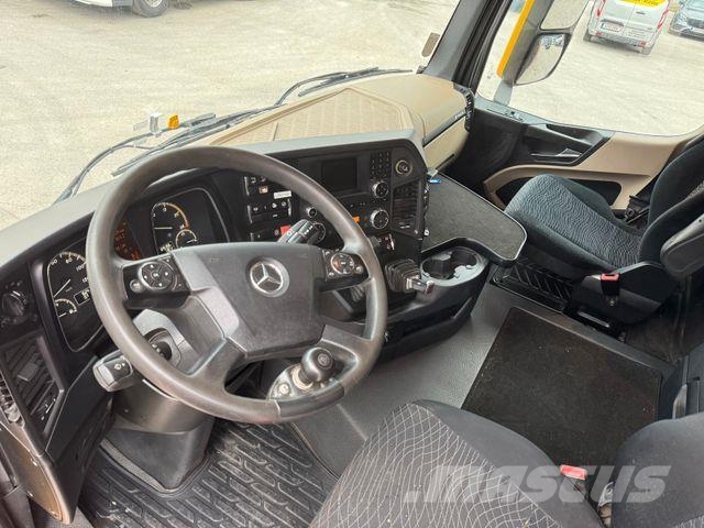 Mercedes-Benz Actros 2851 6X4 BL Retarder Kran PENZ 15Z Transporte de madera