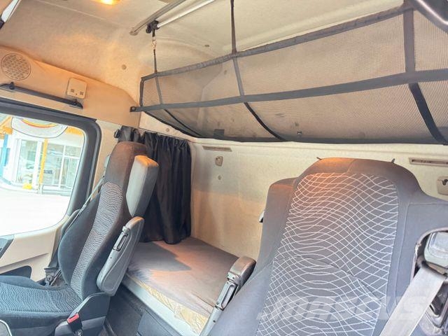 Mercedes-Benz Actros 2851 6X4 BL Retarder Kran PENZ 15Z Transporte de madera