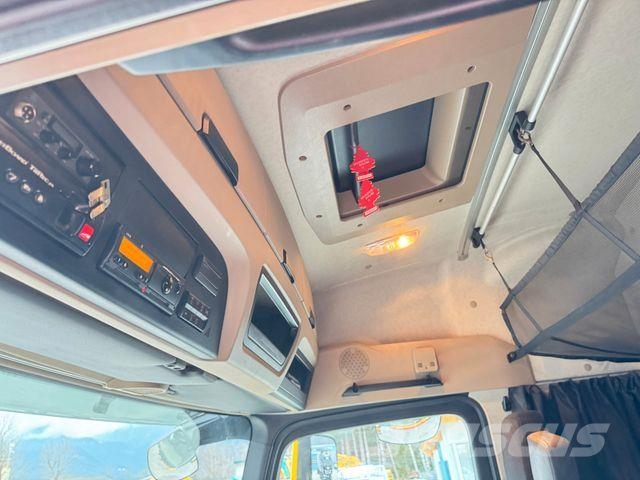 Mercedes-Benz Actros 2851 6X4 BL Retarder Kran PENZ 15Z Transporte de madera