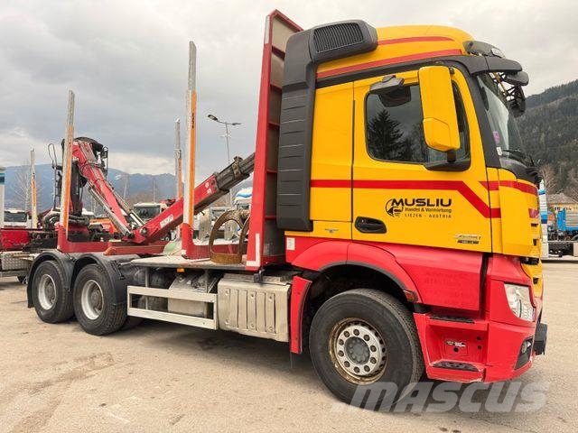 Mercedes-Benz Actros 2851 6X4 BL Retarder Kran PENZ 15Z Transporte de madera