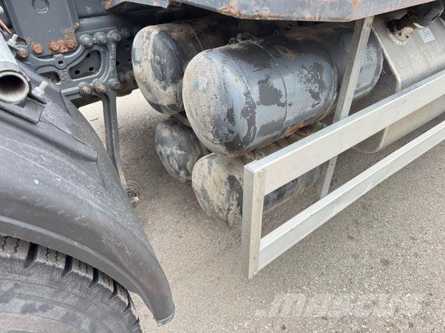 Mercedes-Benz Actros 2851 6X4 BL Retarder Kran PENZ 15Z Transporte de madera