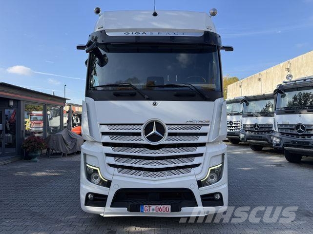 Mercedes-Benz Actros MP5 2551 6X2 Kran Fassi F185 Vlakke laadvloer met kraan