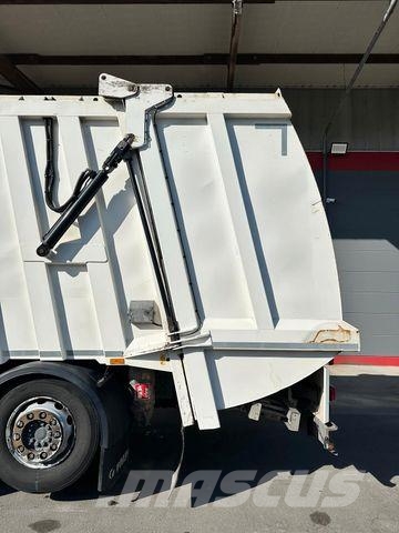 Mercedes-Benz Antos 2533 6x2 FAUN Frontpress 533 Überkopflader Šiukšliavežės