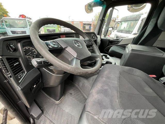 Mercedes-Benz Antos 2543 L 6x2 Abrollkipper mit Kran Funk+Grei Camiones polibrazo