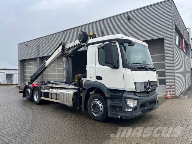 Mercedes-Benz Antos 2543 L 6x2 Abrollkipper mit Kran Funk+Grei Camiones grúa