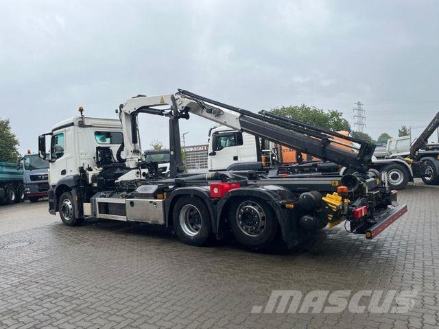 Mercedes-Benz Antos 2543 L 6x2 Abrollkipper mit Kran Funk+Grei Camiones grúa