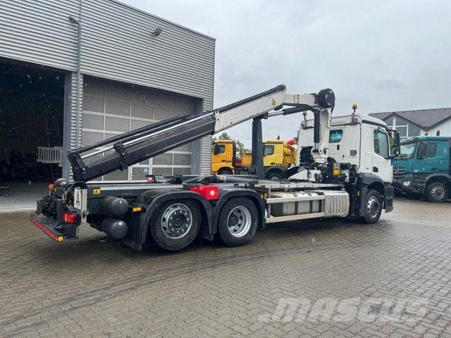 Mercedes-Benz Antos 2543 L 6x2 Abrollkipper mit Kran Funk+Grei Camiones grúa
