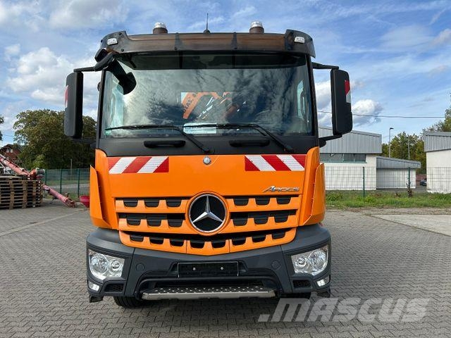 Mercedes-Benz Arocs 1824 / 4x2 BB / Atlas 88.3 + Funk Tippbil