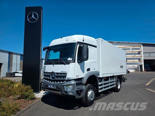 Mercedes-Benz Arocs 1827 A 4x4 LBW Tür+Treppe Schalter Camiones caja cerrada
