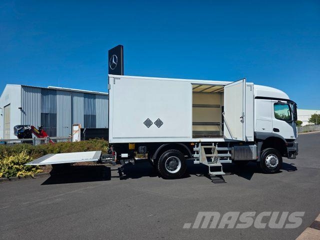 Mercedes-Benz Arocs 1827 A 4x4 LBW Tür+Treppe Schalter Camiones caja cerrada