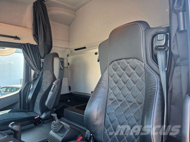 Mercedes-Benz Arocs 1827 A 4x4 LBW Tür+Treppe Schalter Camiones caja cerrada