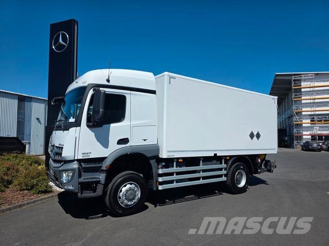 Mercedes-Benz Arocs 1827 A 4x4 LBW Tür+Treppe Schalter Camiones caja cerrada