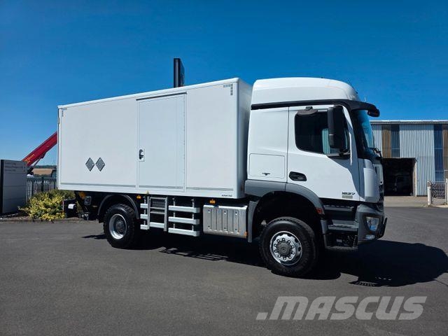 Mercedes-Benz Arocs 1827 A 4x4 LBW Tür+Treppe Schalter Camiones caja cerrada