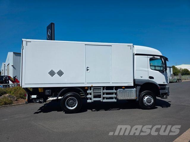 Mercedes-Benz Arocs 1827 A 4x4 LBW Tür+Treppe Schalter Camiones caja cerrada