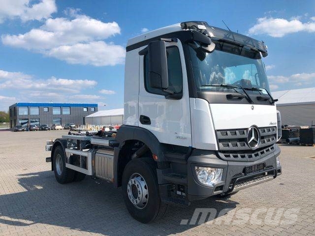 Mercedes-Benz AROCS 2136 Abrollkipper HYVA HKS-12-37-S Hakowce