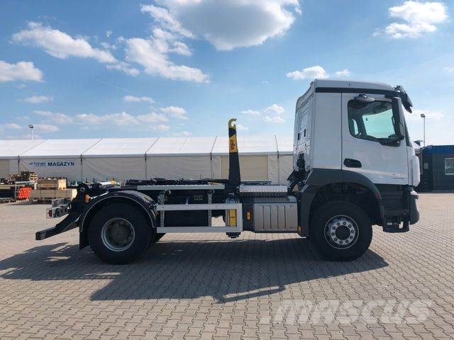Mercedes-Benz AROCS 2136 Abrollkipper HYVA HKS-12-37-S Hakowce