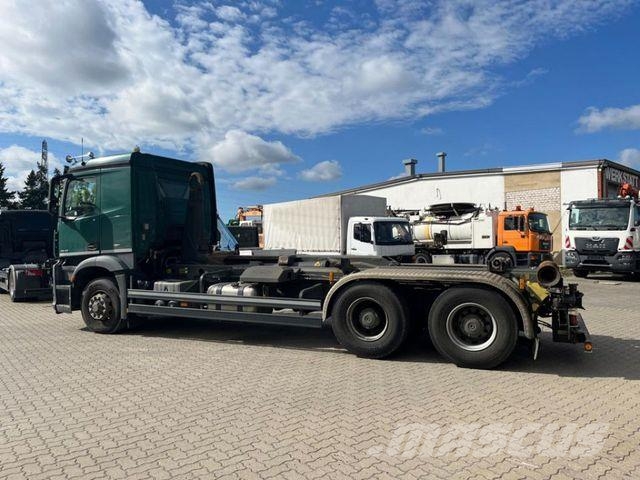Mercedes-Benz Arocs 2643 6x6 HAD Abrollkipper Meiller 30to Camiones polibrazo