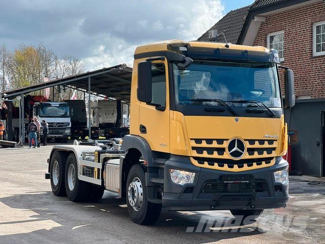 Mercedes-Benz Arocs 2646 mit HYVA 2047-S Abrollkipper *NEU* 吊鉤式起重車