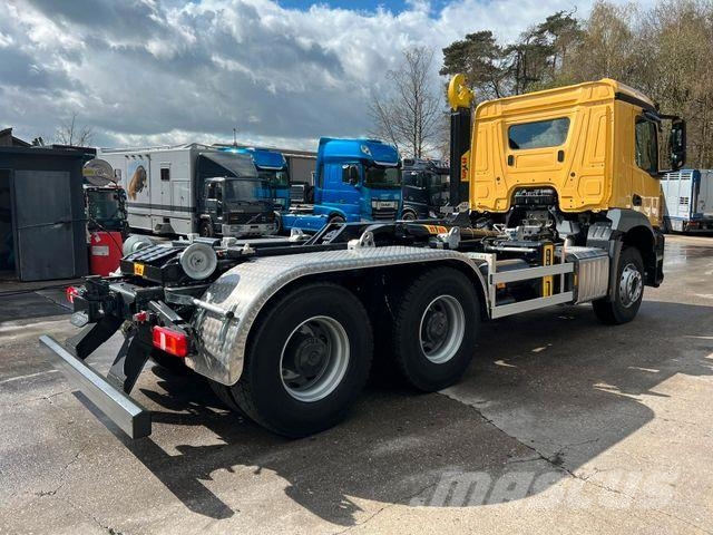 Mercedes-Benz Arocs 2646 mit HYVA 2047-S Abrollkipper *NEU* 吊鉤式起重車