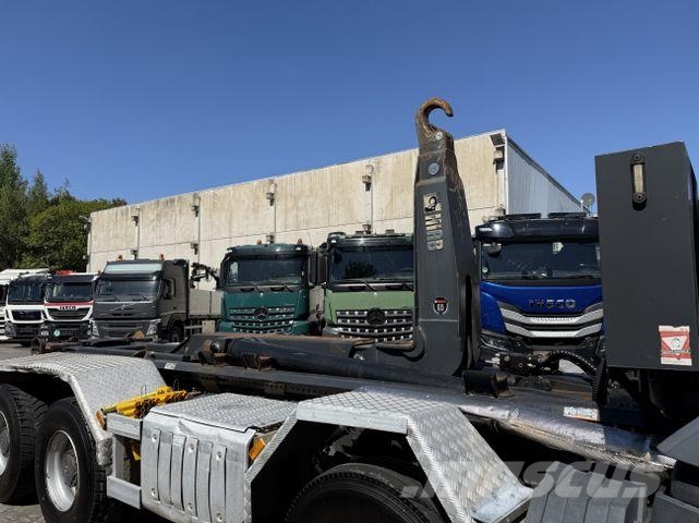 Mercedes-Benz Arocs 3245 K 8X4 Haken Vrachtwagen met containersysteem