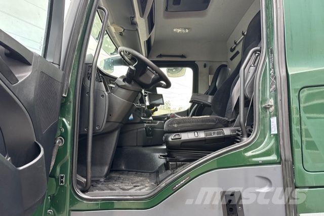 Mercedes-Benz Arocs 3243 8x4 Hiab 26T Vrachtwagen met containersysteem
