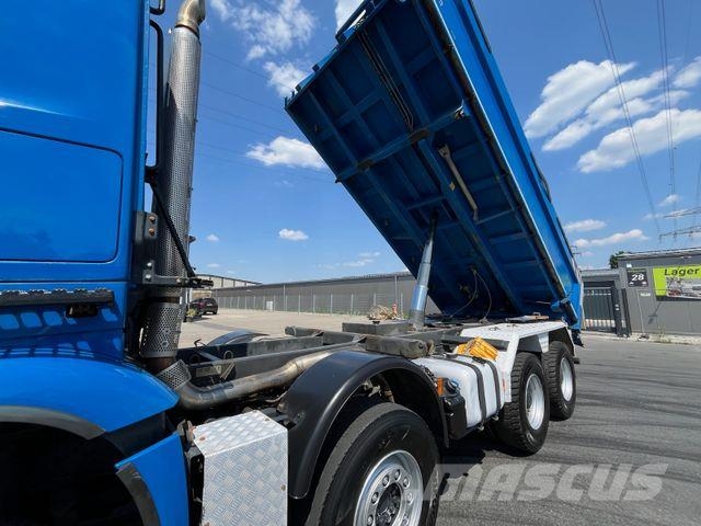 Mercedes-Benz Arocs 3251 Dreiseitenkipper/LEITNER/Bordmatik/E6 Bañeras basculantes usadas