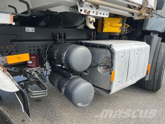 Mercedes-Benz Arocs 3352 BB Dreiseitenkipper Bordmatik Lastbiler med tip