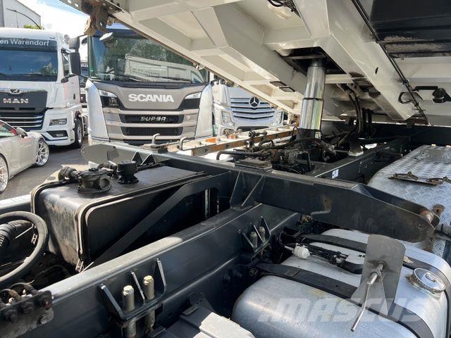 Mercedes-Benz Arocs 3352 BB Dreiseitenkipper Bordmatik Lastbiler med tip