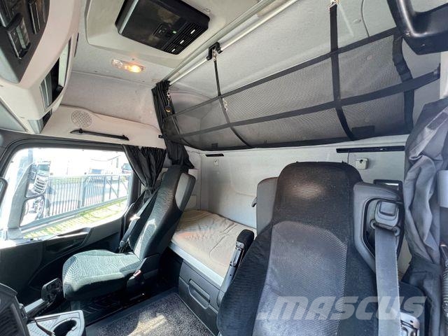 Mercedes-Benz Arocs 3352 BB Dreiseitenkipper Bordmatik Lastbiler med tip