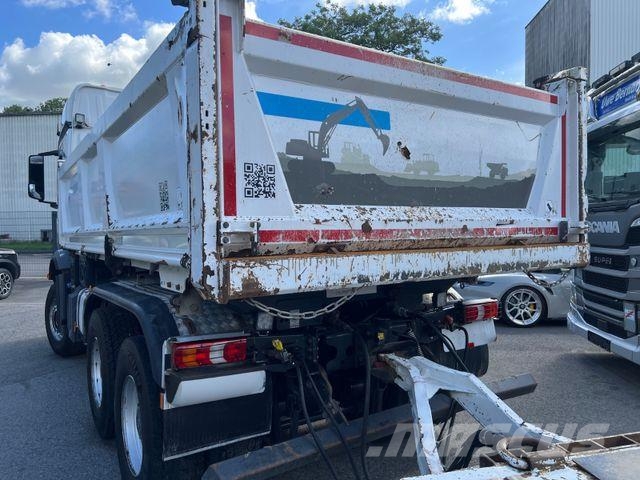 Mercedes-Benz Arocs 3352 BB Dreiseitenkipper Bordmatik Lastbiler med tip