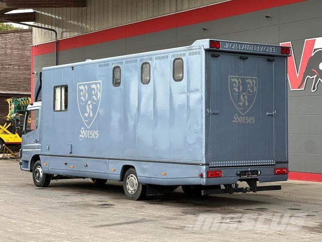 Mercedes-Benz Atego 1017 L 4x2 BL Pferdetransporter Wohntei Tovornjaki za prevoz živine