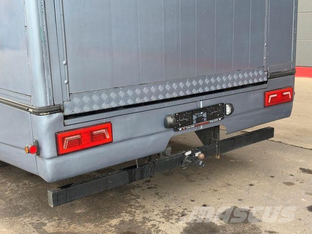 Mercedes-Benz Atego 1017 L 4x2 BL Pferdetransporter Wohntei Tovornjaki za prevoz živine