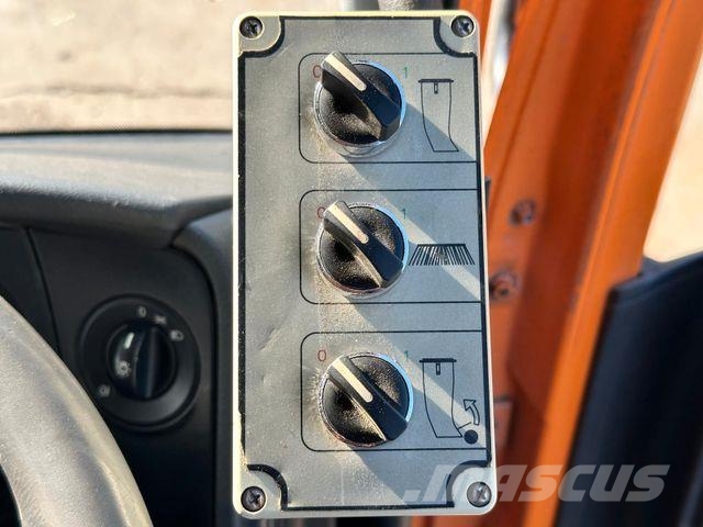 Mercedes-Benz Atego 1324 LKO 4x2 Schmidt Kehrmaschine Lakaisuautot