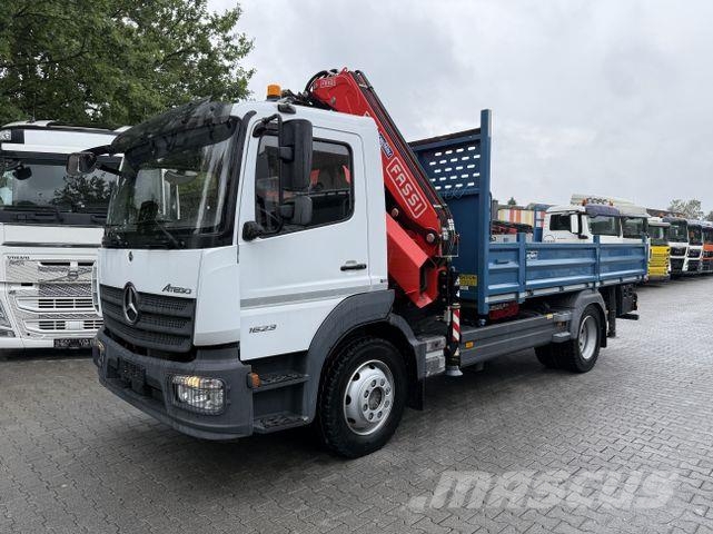 Mercedes-Benz Atego 1623 4X2 Kran Fassi F135 Camion plateau