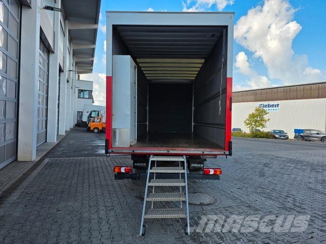 Mercedes-Benz Atego 816 L Möbelkoffer Treppe Jakeluautot