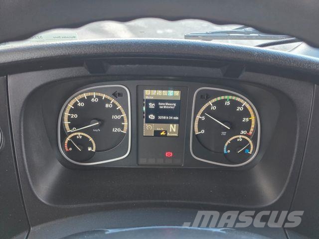 Mercedes-Benz Atego 816 L Möbelkoffer Treppe Jakeluautot
