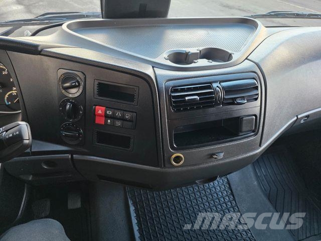 Mercedes-Benz Atego 816 L Möbelkoffer Treppe Jakeluautot