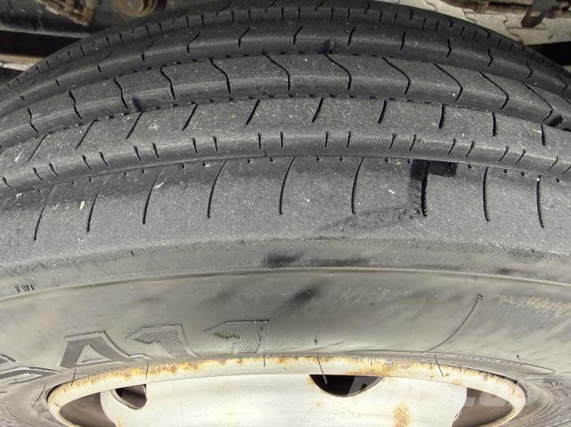 Mercedes-Benz Atego 816 L Camiones caja cerrada