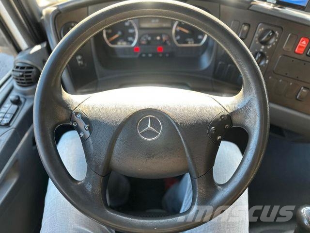 Mercedes-Benz Atego 816 4x2 Euro5 Koffer mit Ladebordwand Box body