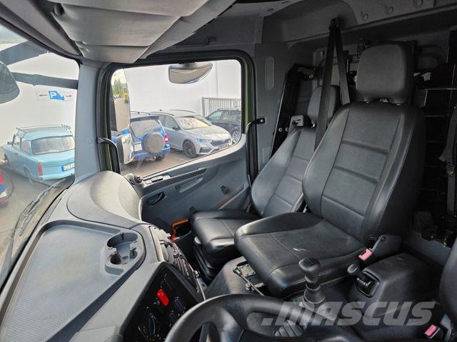Mercedes-Benz Axor 1829 A 4x4 Allrad Expedition Schwenkluke Tovornjaki s ponjavo