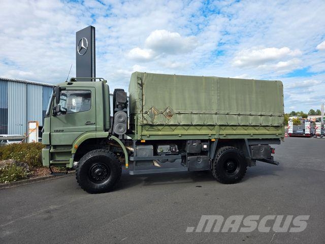 Mercedes-Benz Axor 1829 A 4x4 Allrad Expedition Schwenkluke Tovornjaki s ponjavo