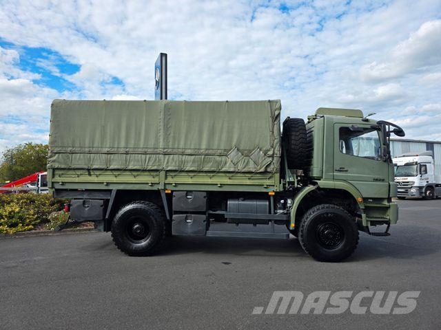 Mercedes-Benz Axor 1829 A 4x4 Allrad Expedition Schwenkluke Tovornjaki s ponjavo