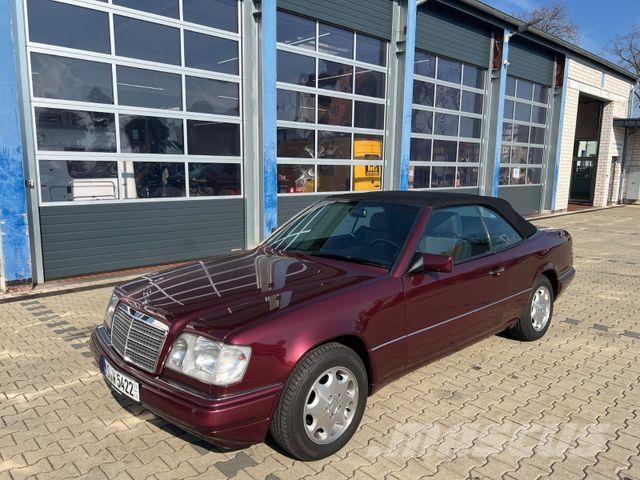 Mercedes-Benz E 200 Cabrio mit original sehr wenig Kilometern Voiture