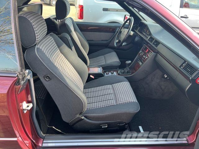 Mercedes-Benz E 200 Cabrio mit original sehr wenig Kilometern Voiture