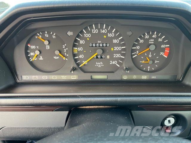 Mercedes-Benz E 200 Cabrio mit original sehr wenig Kilometern Voiture