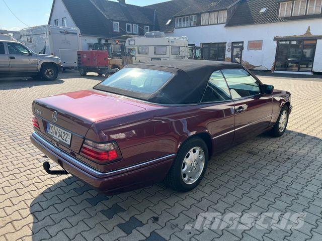 Mercedes-Benz E 200 Cabrio mit original sehr wenig Kilometern Voiture