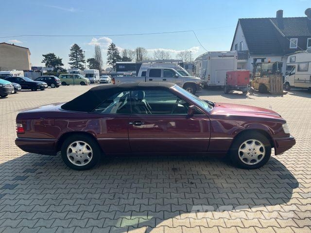 Mercedes-Benz E 200 Cabrio mit original sehr wenig Kilometern Voiture