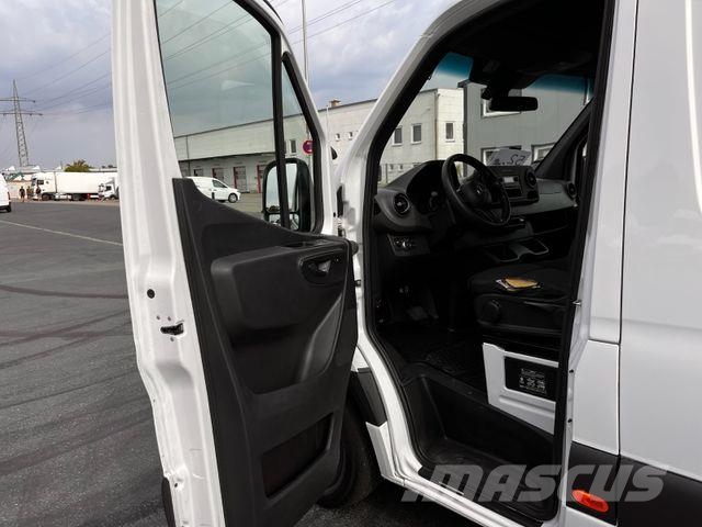 Mercedes-Benz e Sprinter L2H2 Kastenwagen/47KW/AC/Kamera Panel vanlar