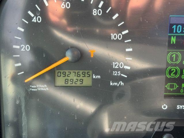 Mercedes-Benz Intouro L/66 Sitze/Euro 6/erst 92 Tkm.! Putnički autobusi